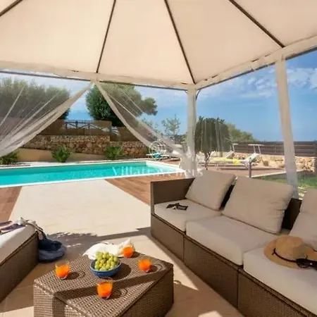 ヴィラ Itaca クストナーチ